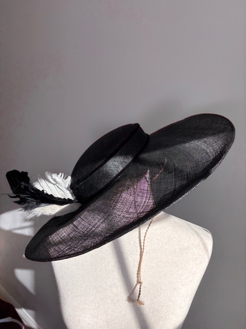 John Boyd London Vintage Black Kentucky Derby Style Fascinator Hat with Feathers - Picture 7 of 10